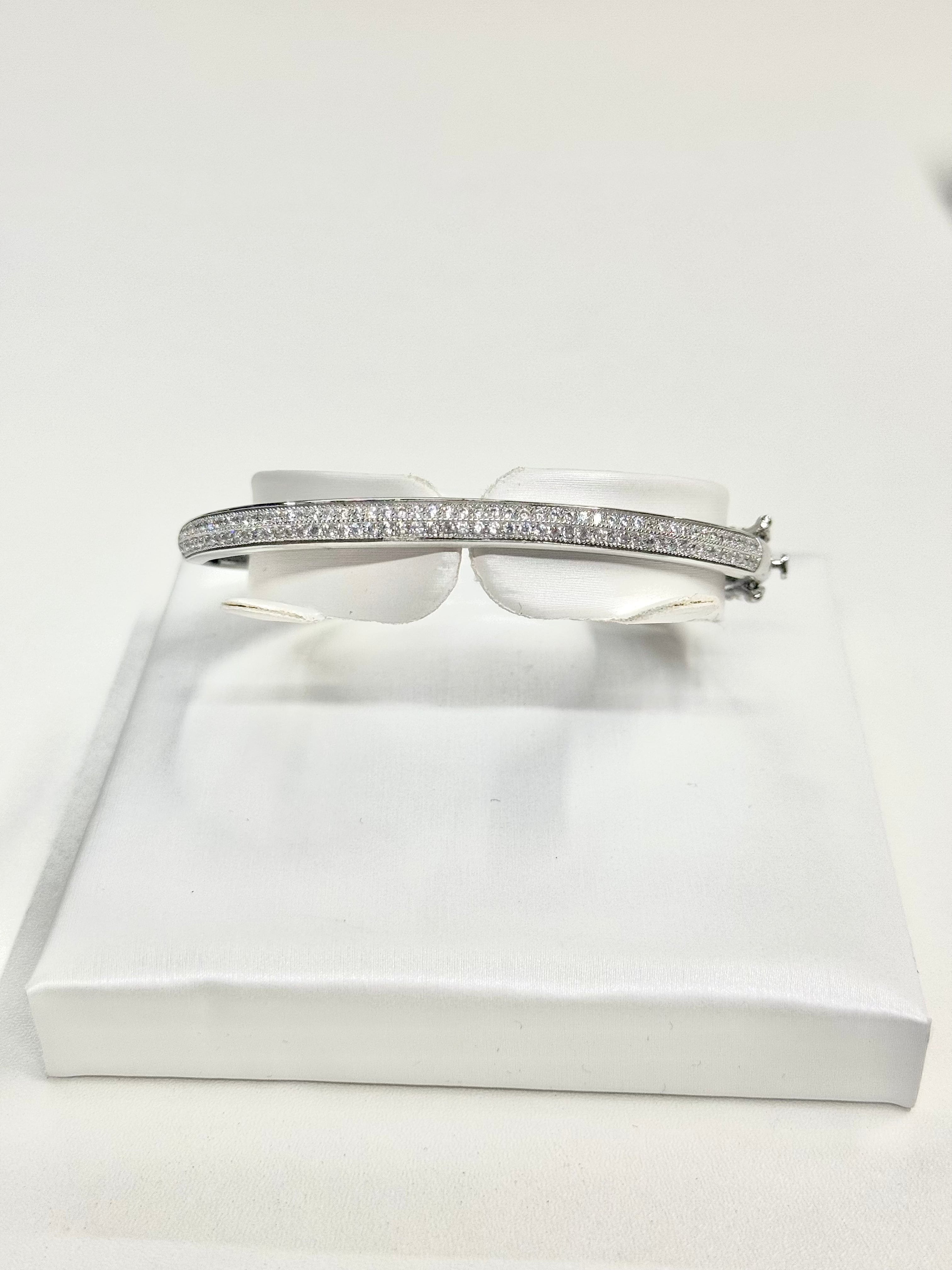 Classic Bling Bangle - CinloCo