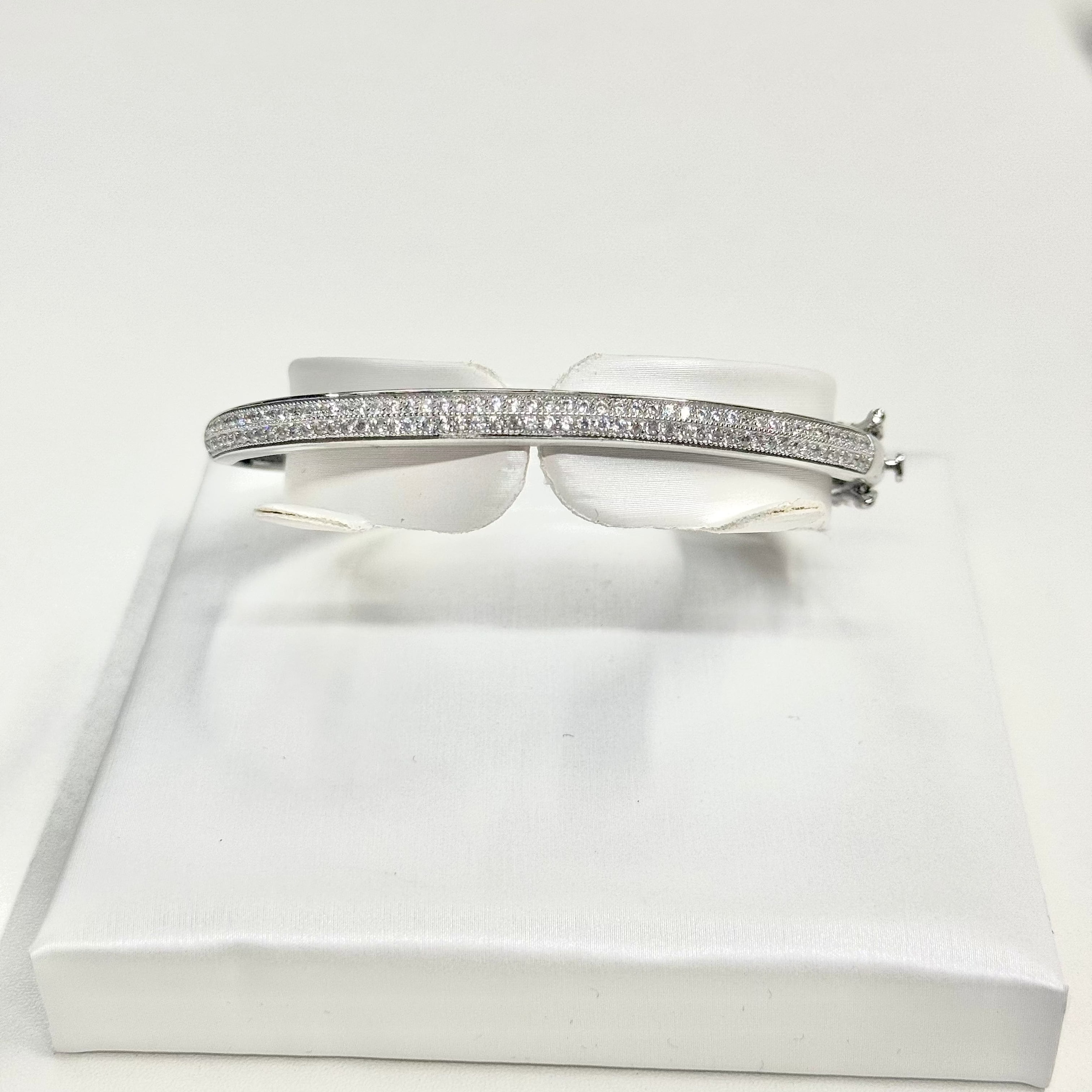 Classic Bling Bangle - CinloCo