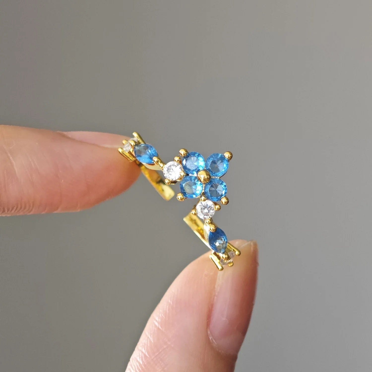 Dreamy Floral Tiara - CinloCo