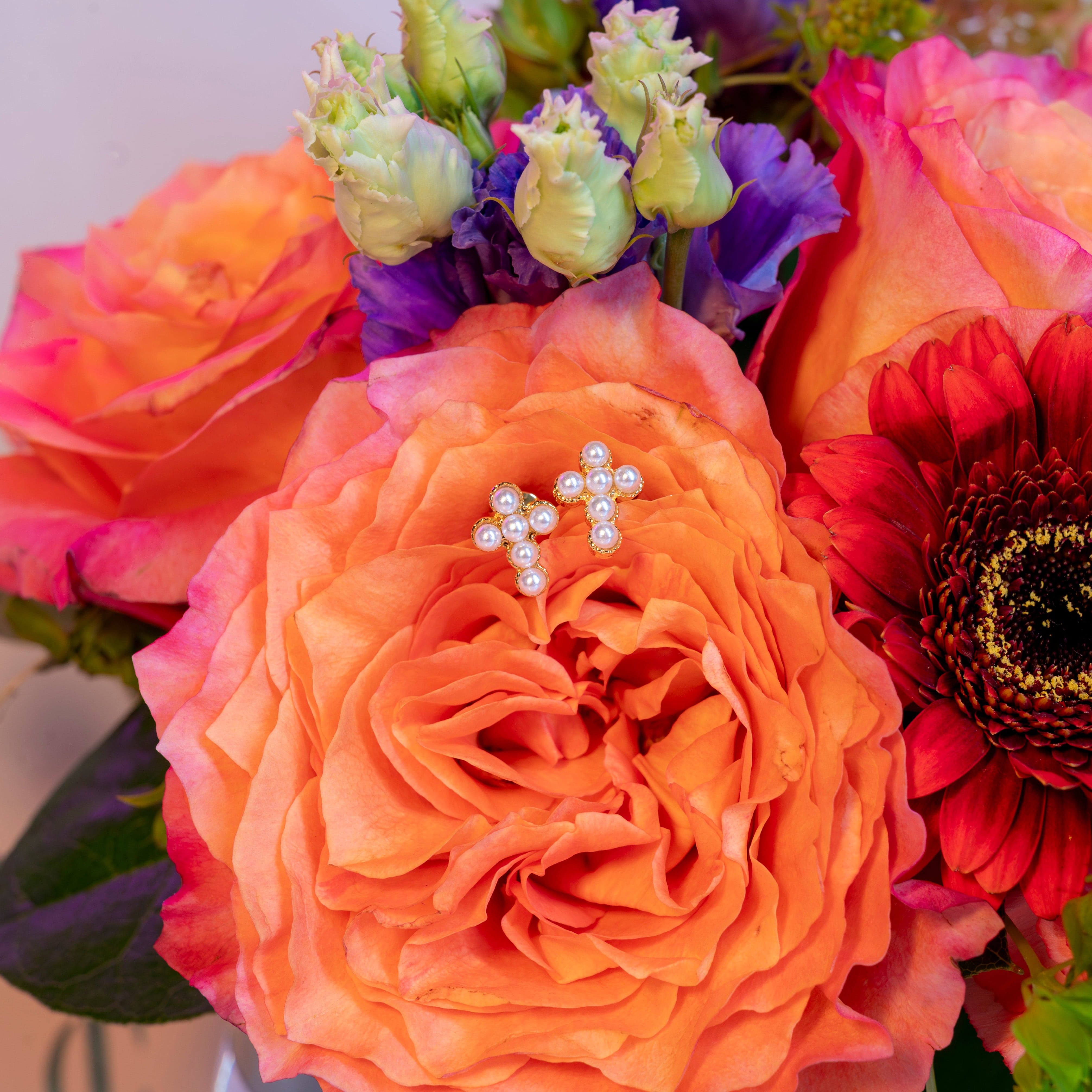 Cross Pearl Studs - CinloCo