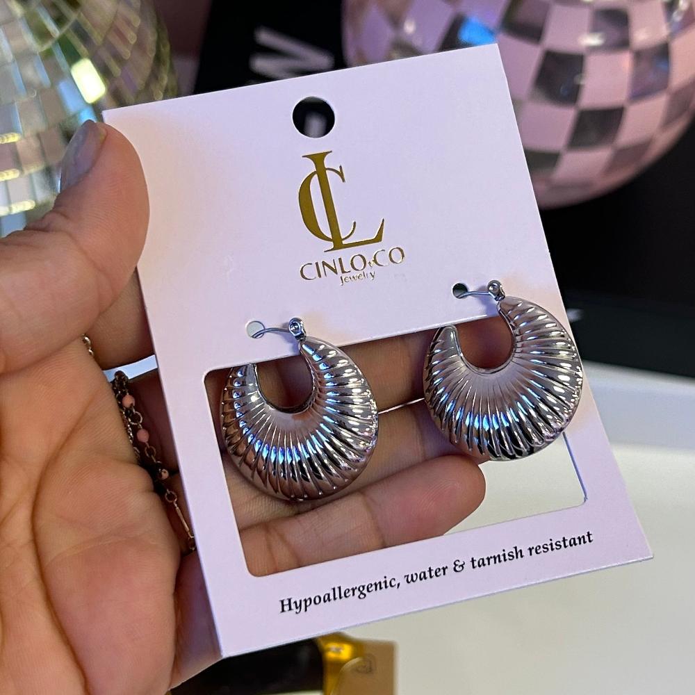 Croissant Hoop Earrings - CinloCo