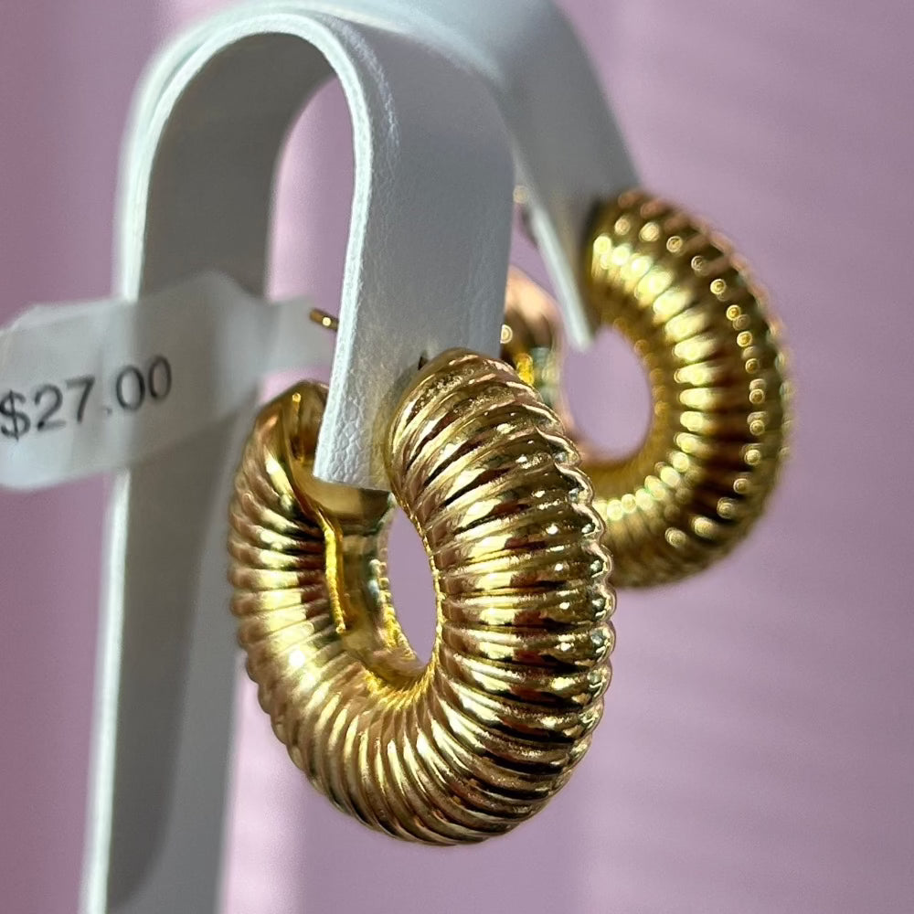 Elena Hollow Chunky Hoop Earrings - CinloCo