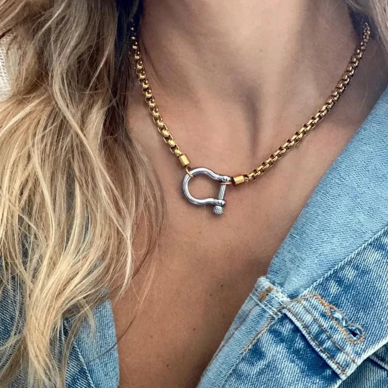Wild Horseshoe Gold Necklace - CinloCo