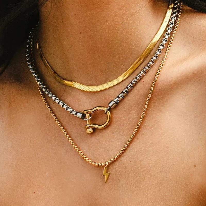 Wild Horseshoe Silver Necklace - CinloCo