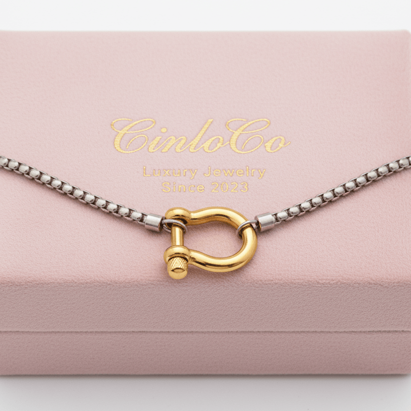 Wild Horseshoe Silver Necklace