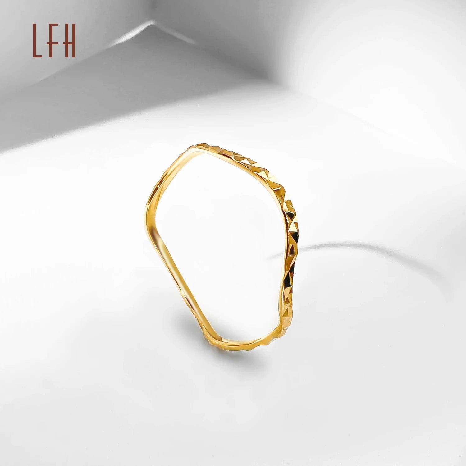 Wavy Diamond Cut Stackable Ring - CinloCo