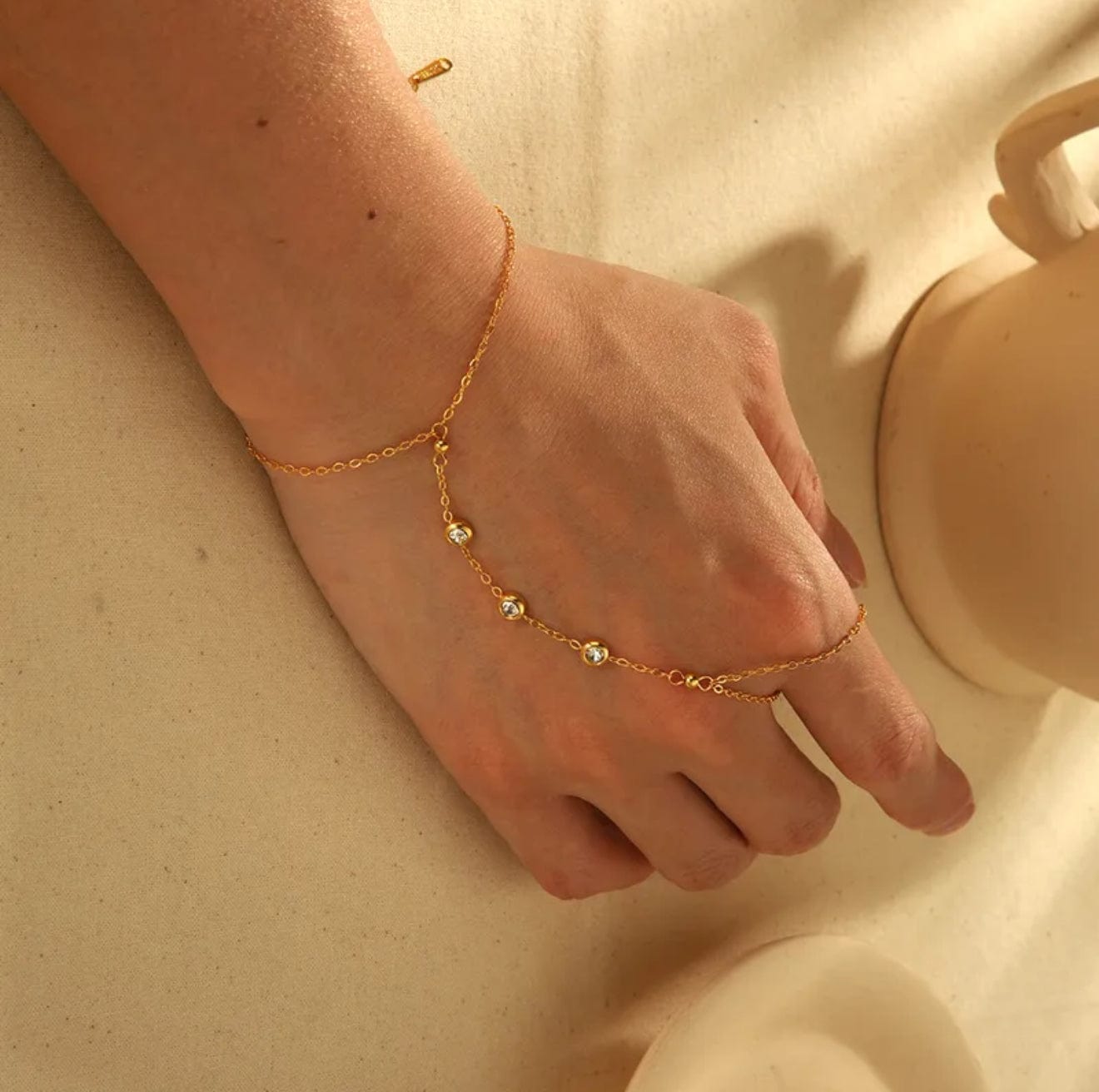 The Luxe Hand chain - CinloCo
