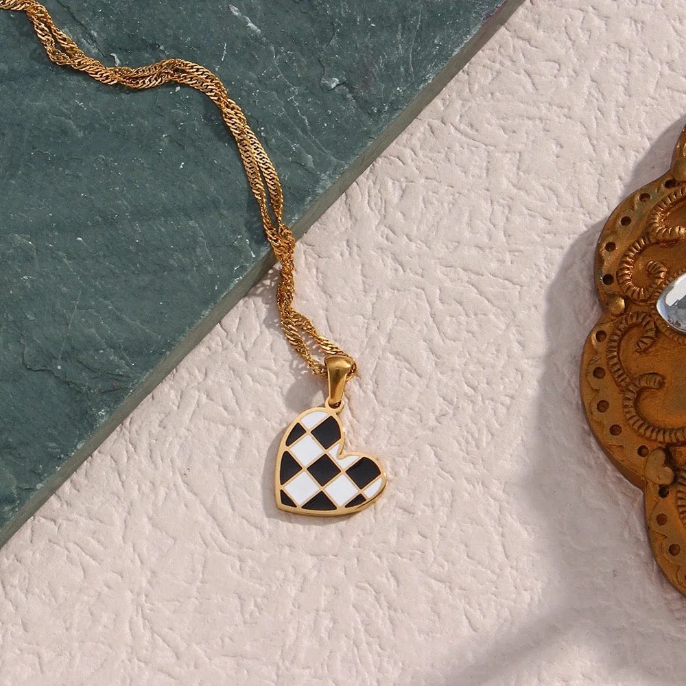 Checkered Enamel Heart Necklace - CinloCo