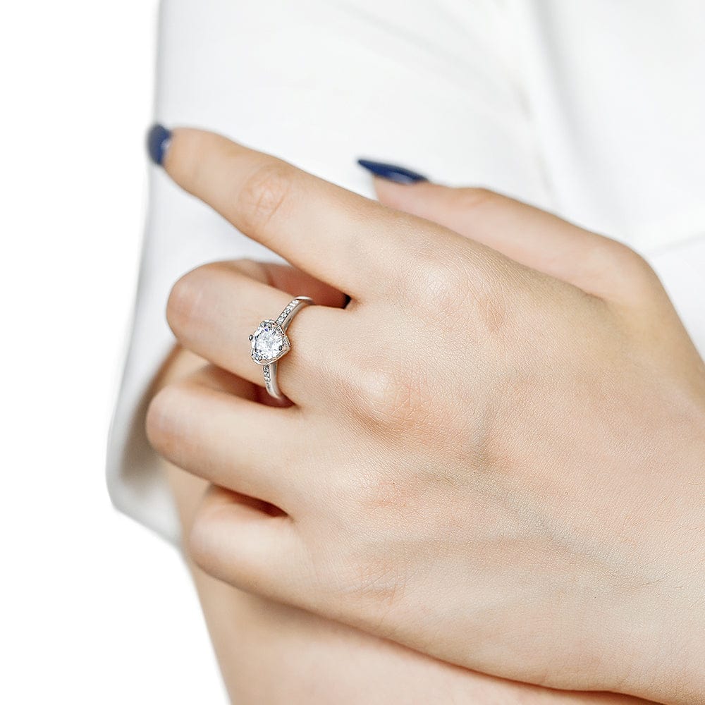 Heart Shaped Diamond Moissanite Ring - CinloCo