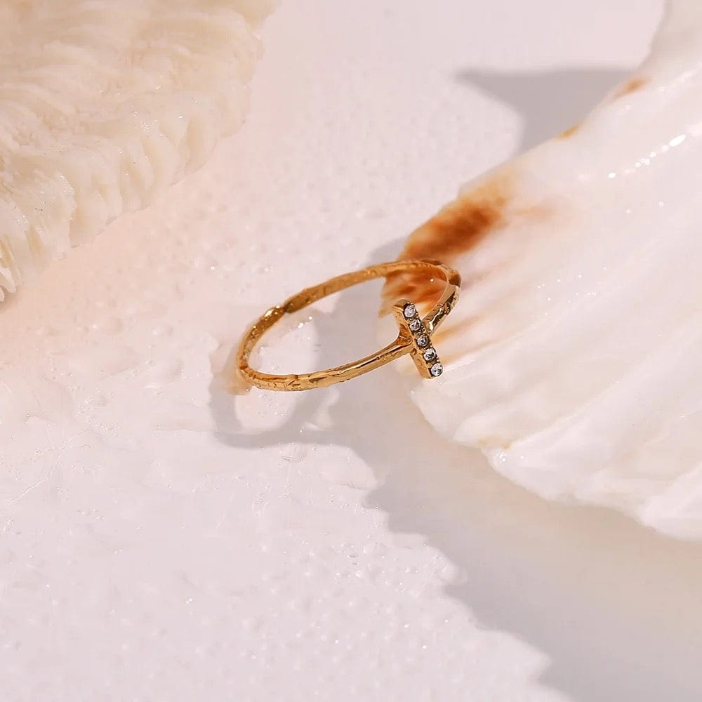 Minimalist Crystal Zircon Bar Ring - CinloCo