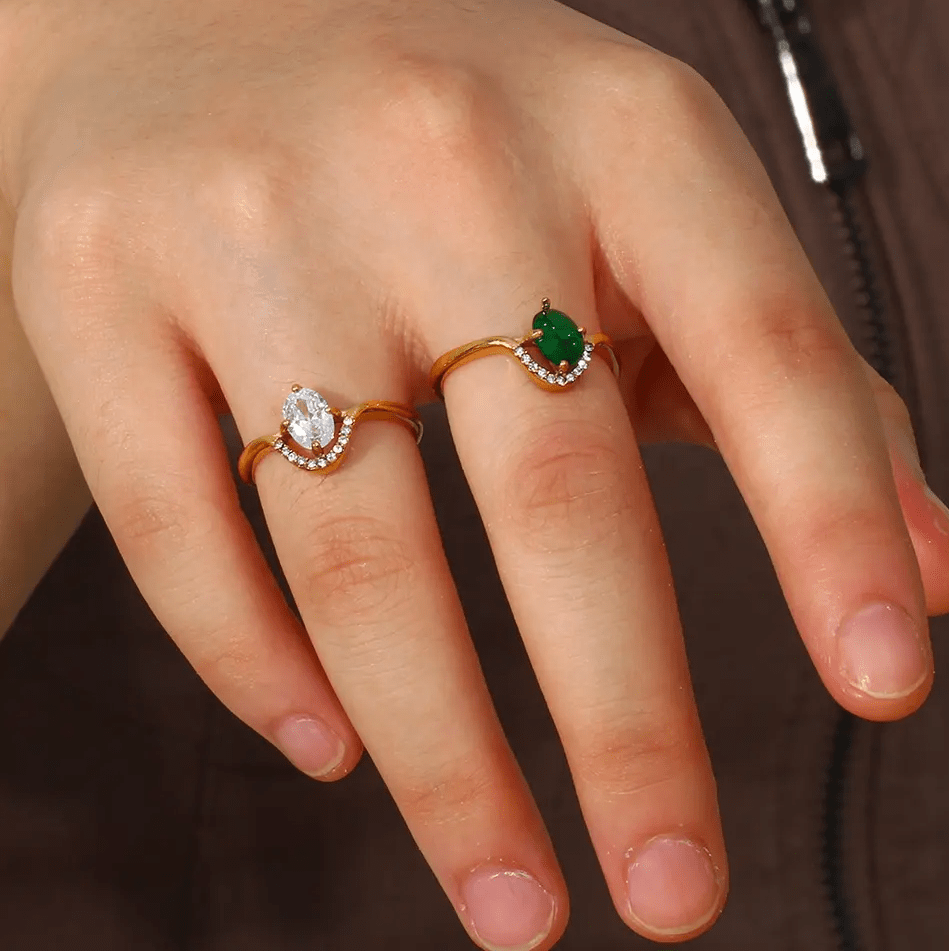 Vintage Oval Zircon Ring - CinloCo