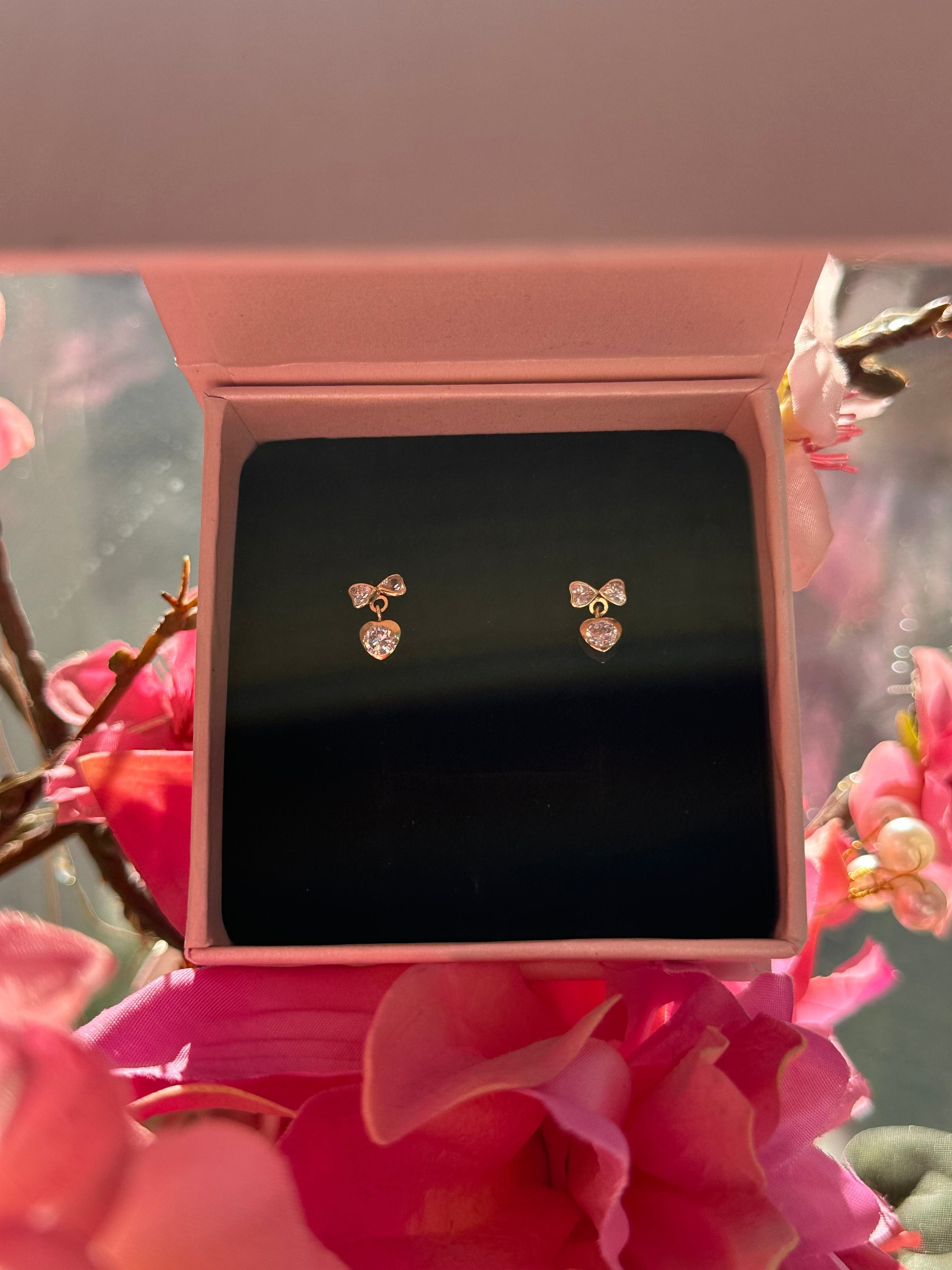 14k Glamour Bow Earrings - CinloCo