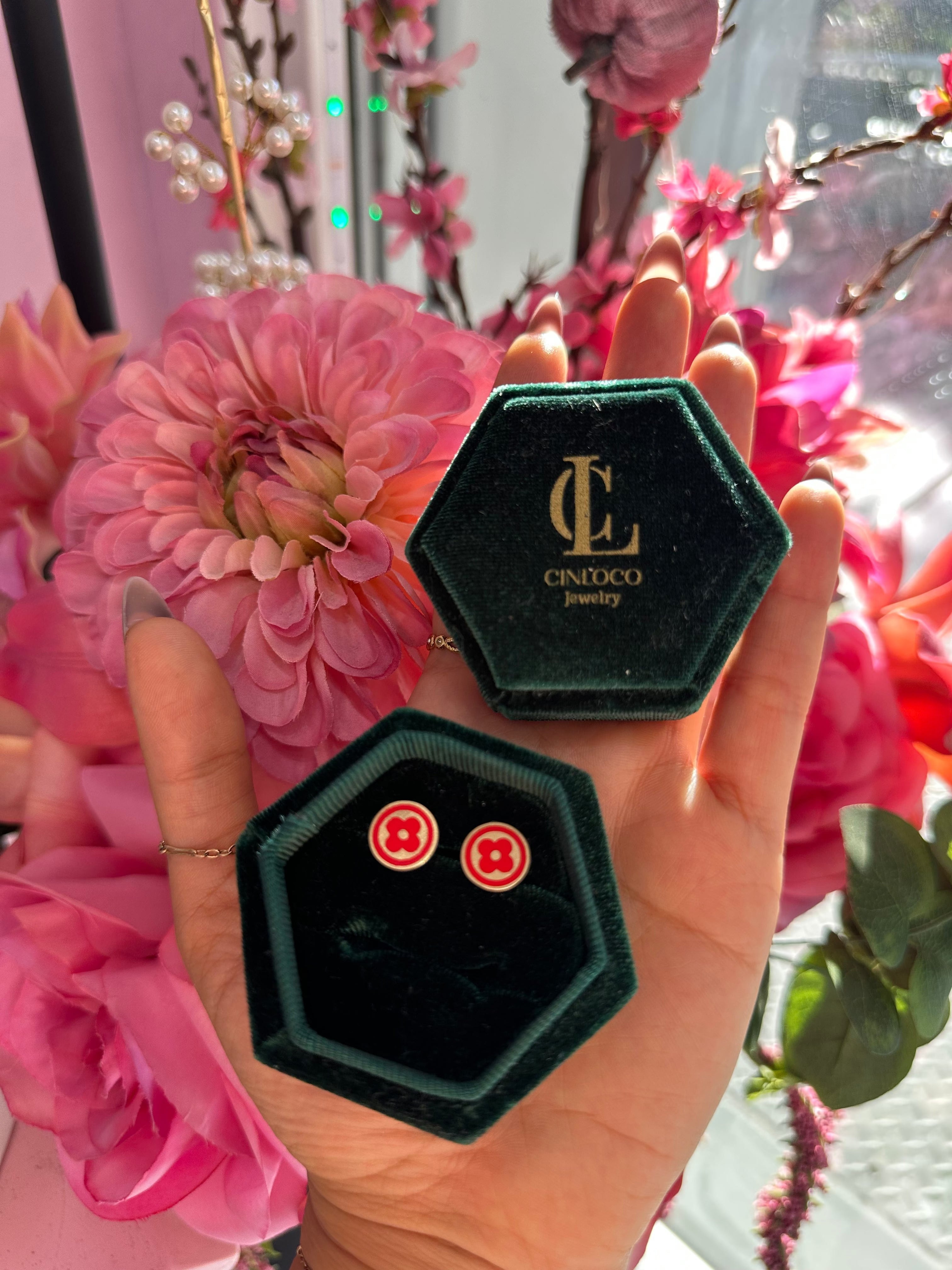 14k Red Clover Earrings - CinloCo