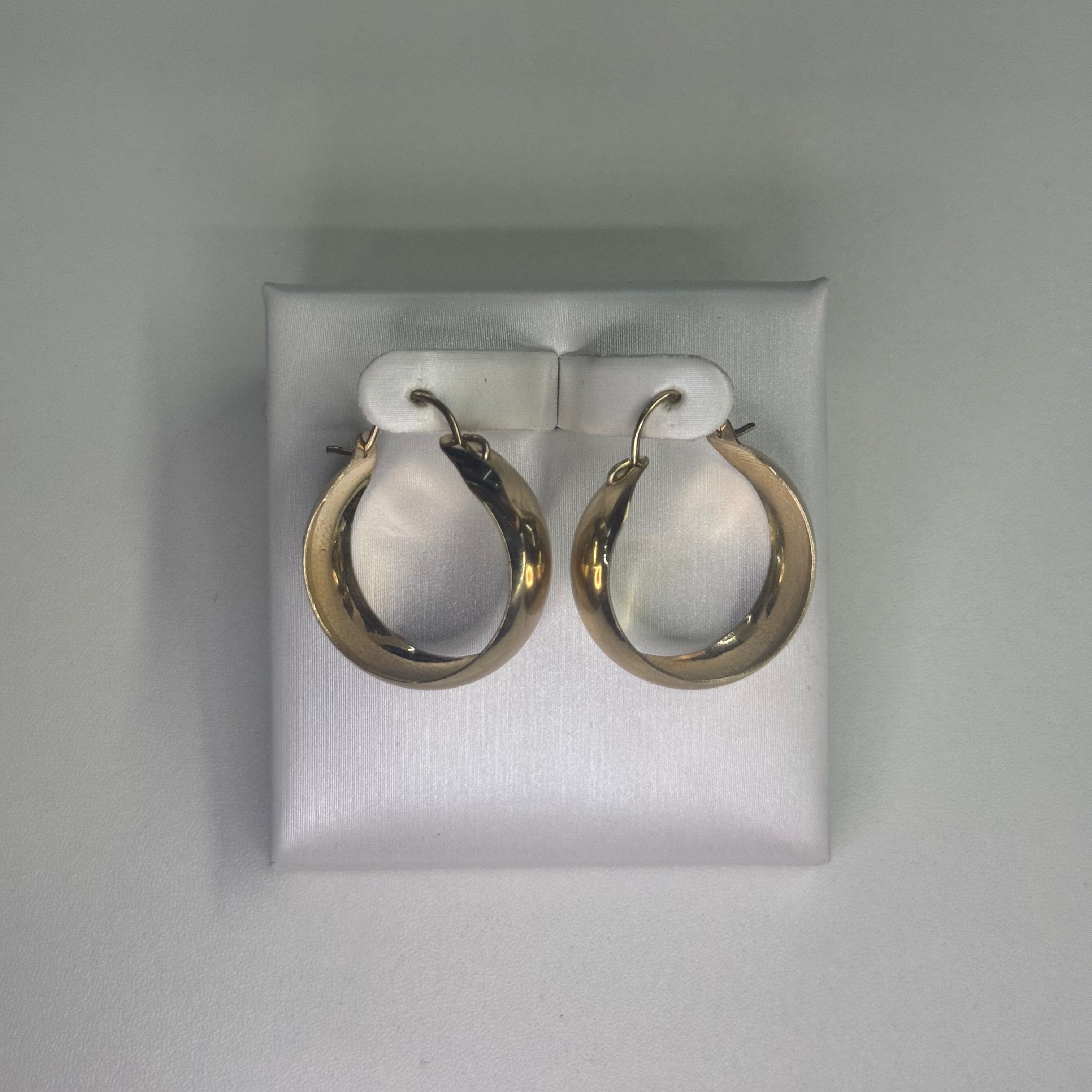 14k Solid Gold Geneva Hoops - CinloCo