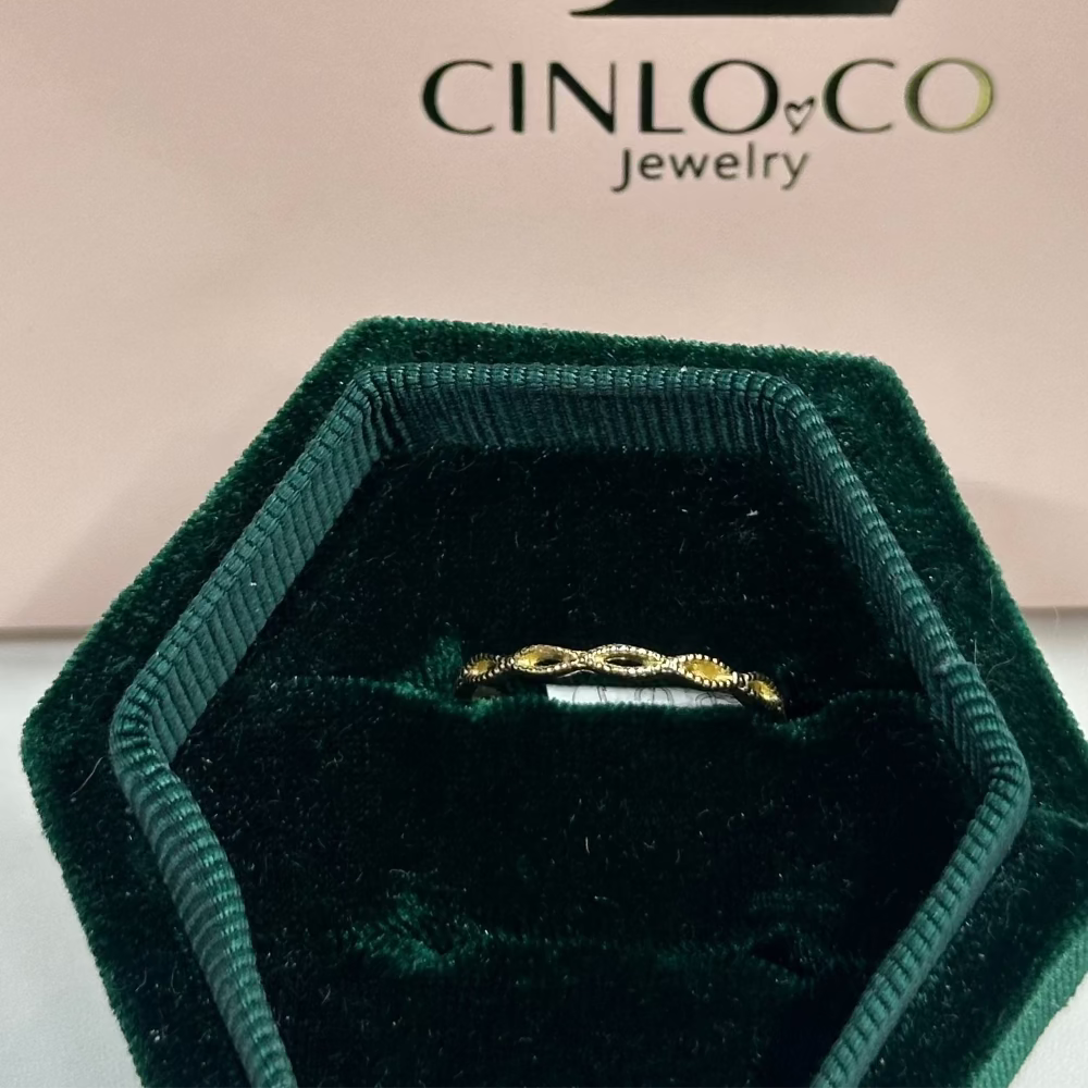10k Oval Ring - CinloCo