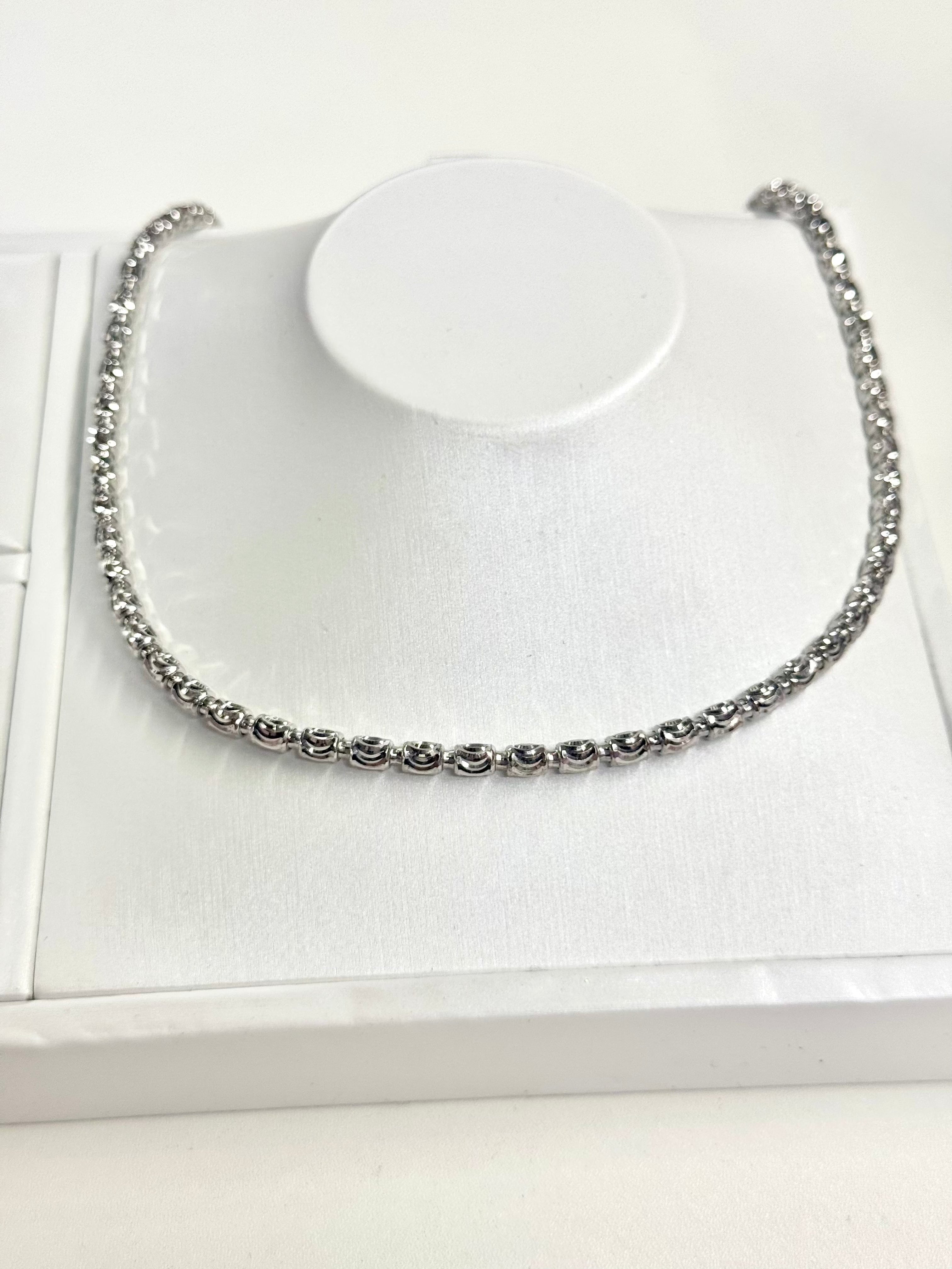 Oversized Ball Necklace - CinloCo