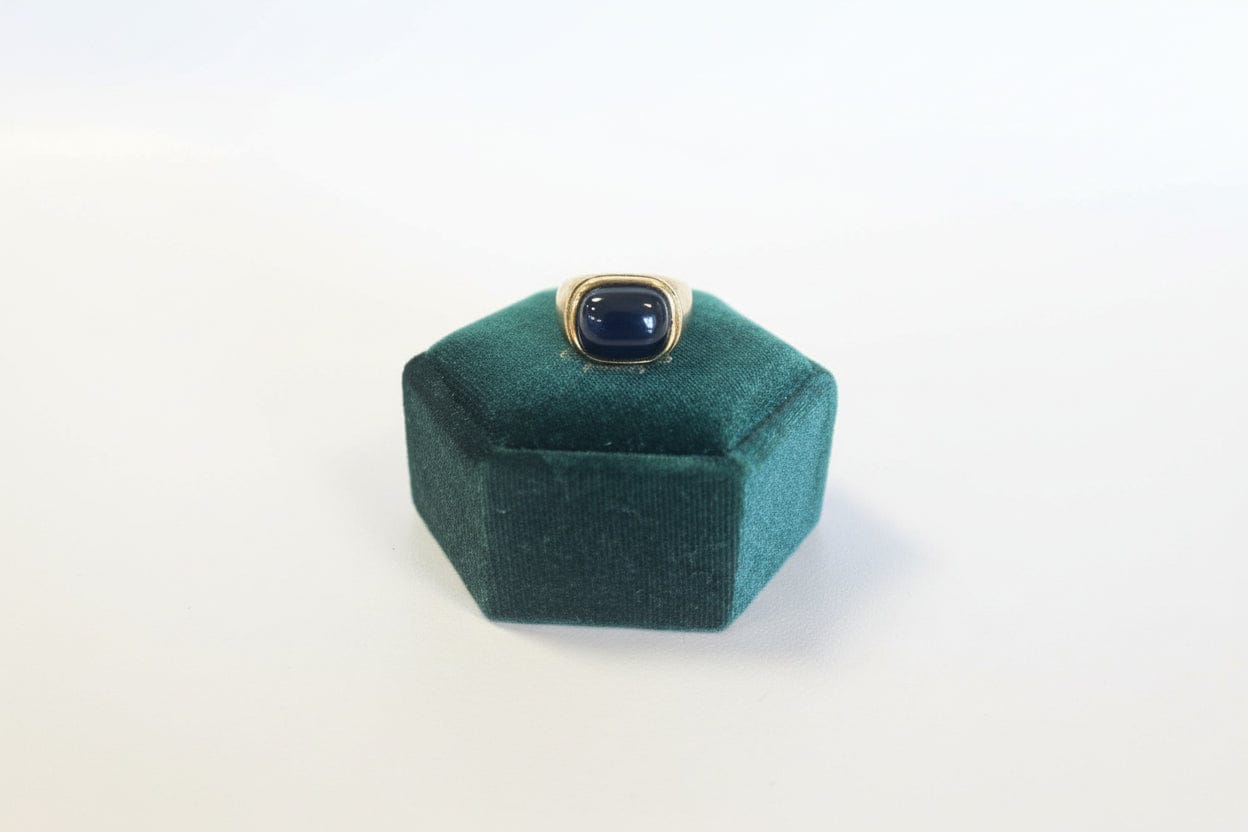 Black Cushion Ring - CinloCo