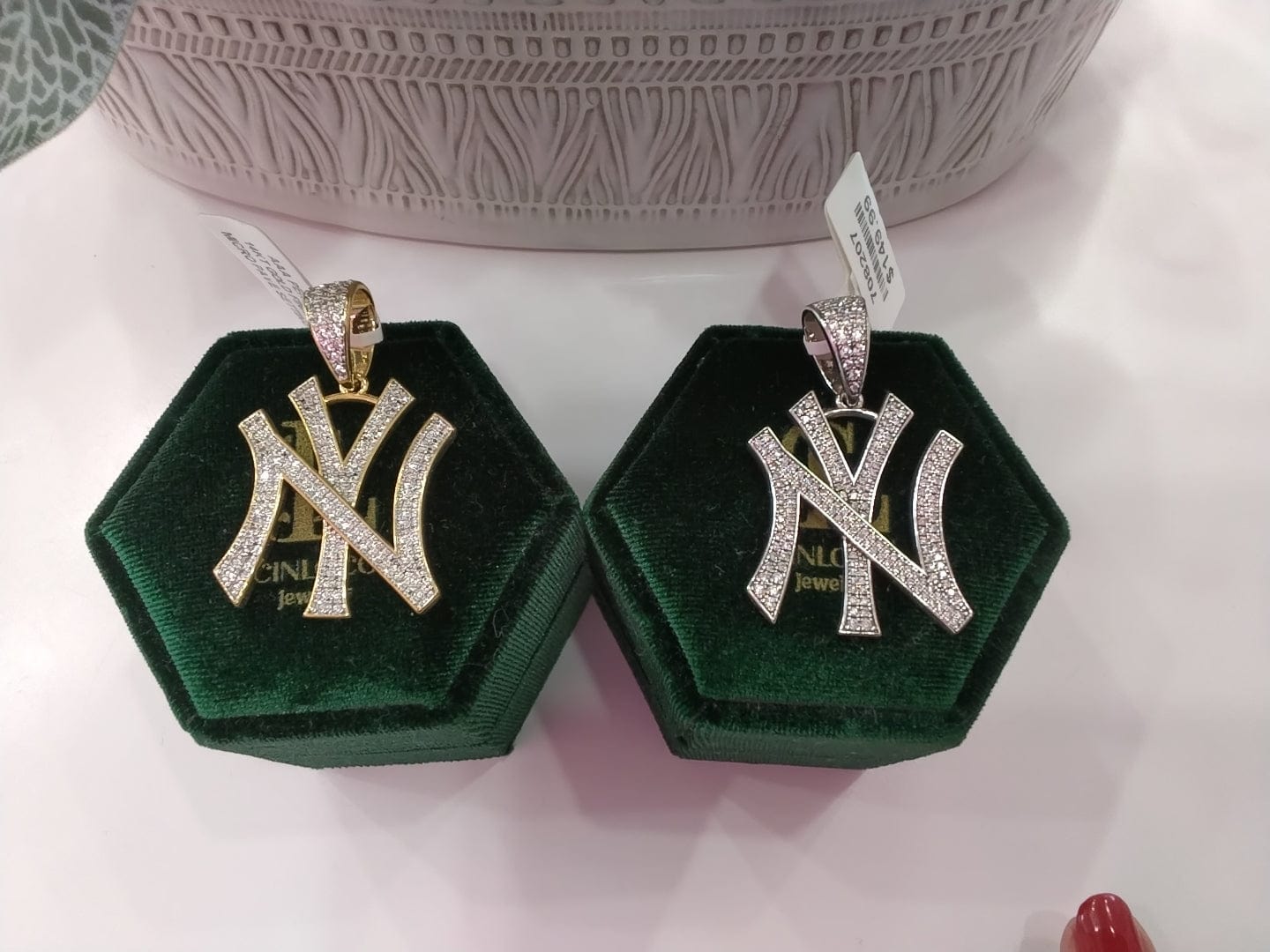 Bling out NY pendent - CinloCo