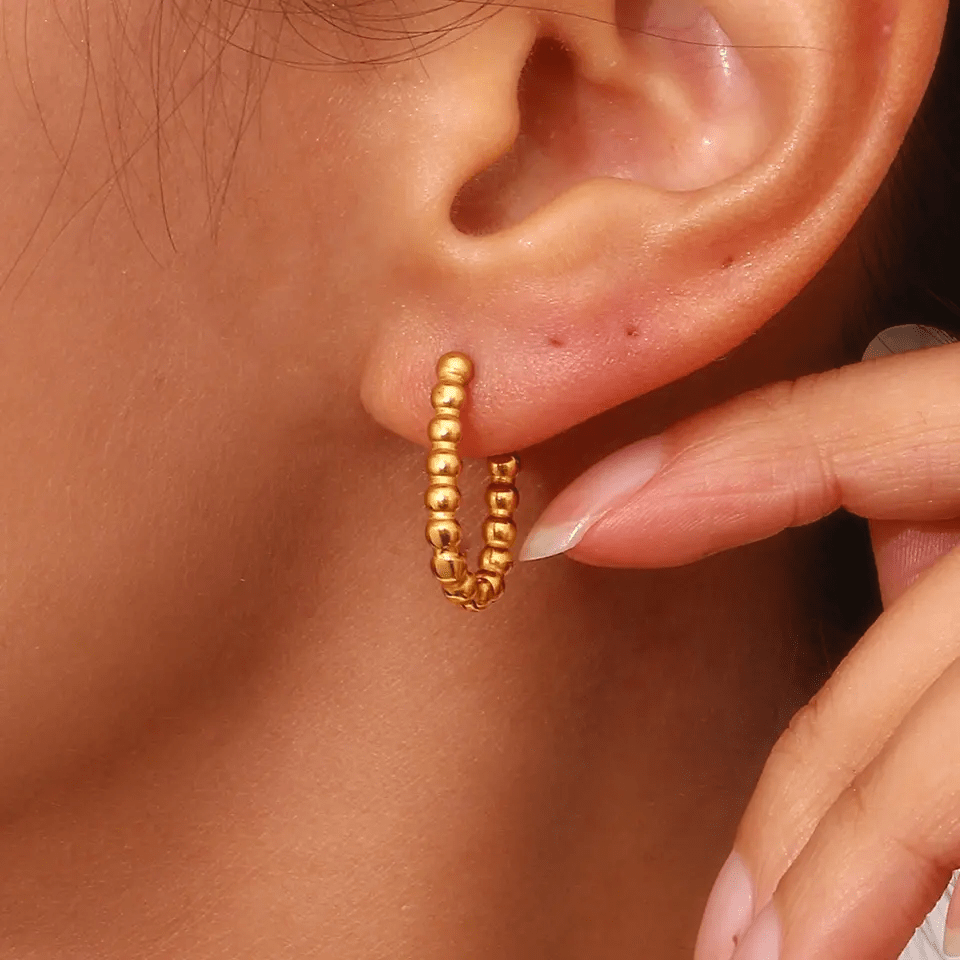 U-Shape Beaded Huggies Earrings - CinloCo