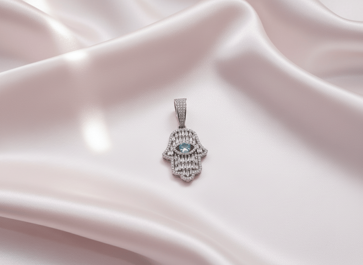 Hamsa Pendant in white gold