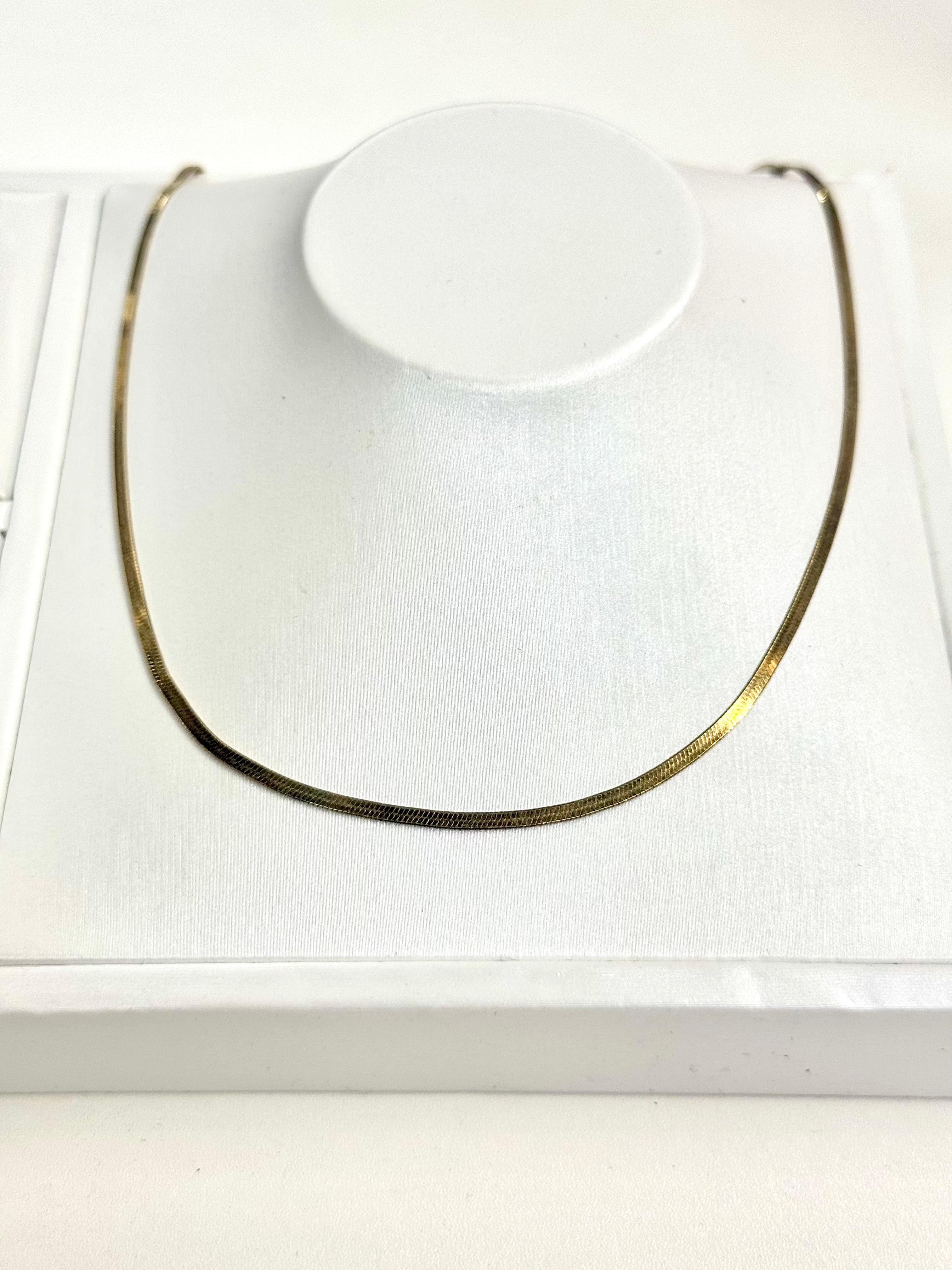 Classic Herringbone Necklace - CinloCo