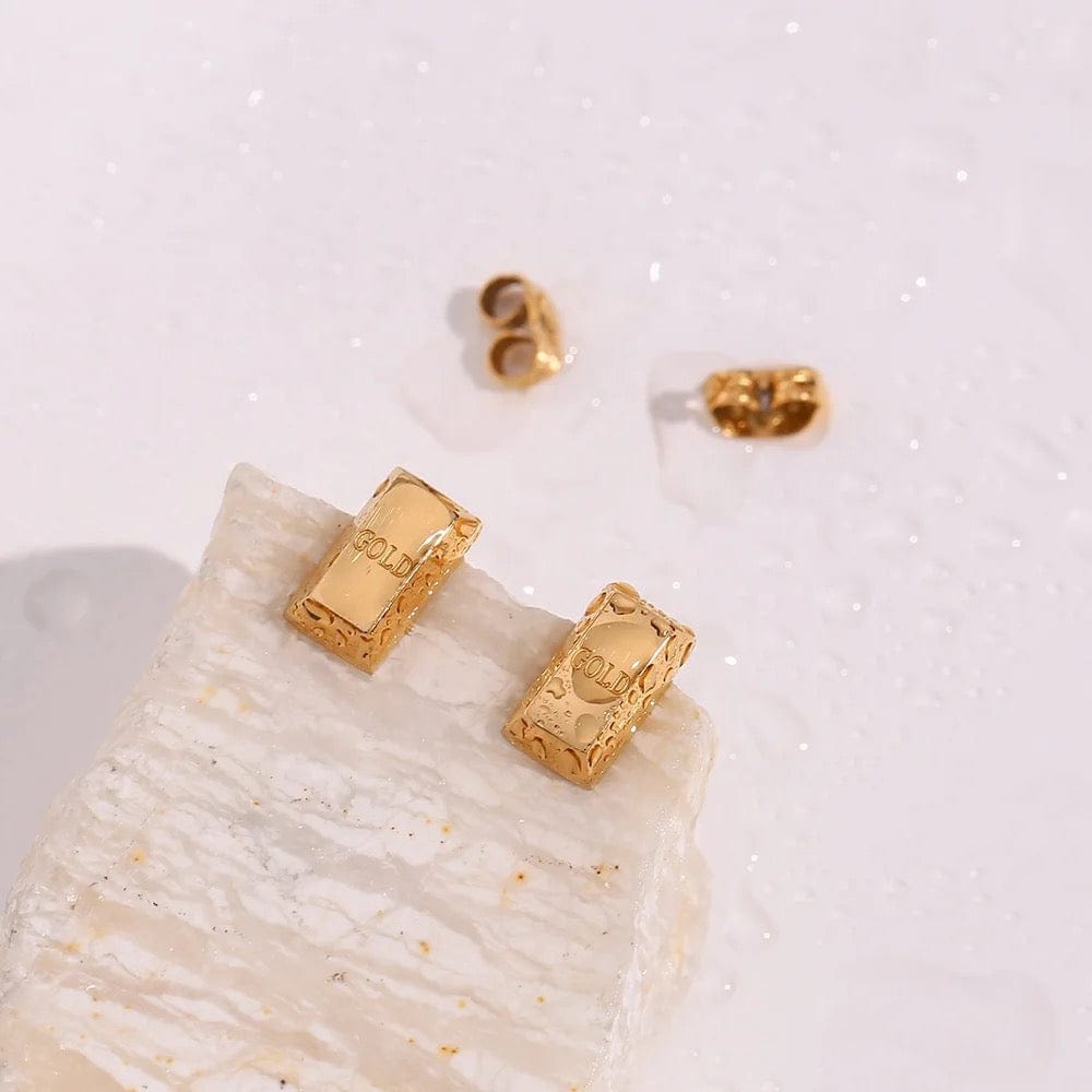 Gold Bar Dainty Stud Earrings - CinloCo